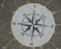 Kompas i granit grå mat Ø40 cm